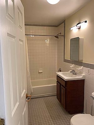 5th image of 323 Quincy St #1