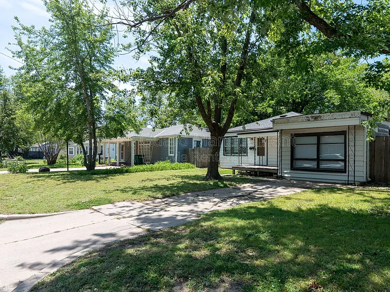 631 N Mount Carmel St — Photo 40