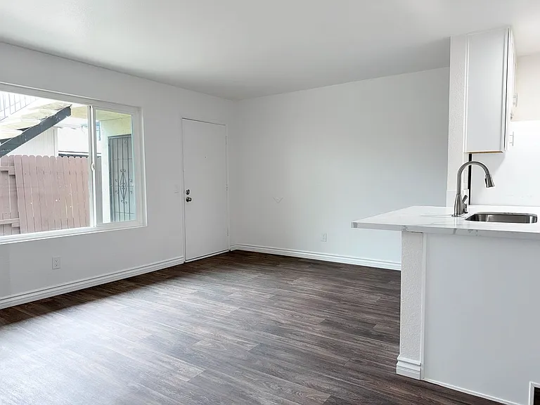 3781 Marlborough Ave — Photo 7