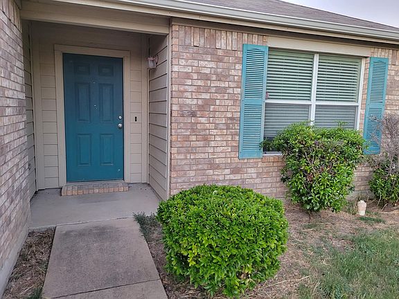 2nd image of 703 River Run Dr
