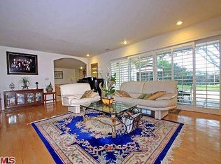 2812 McConnell Dr, Los Angeles, CA 90064