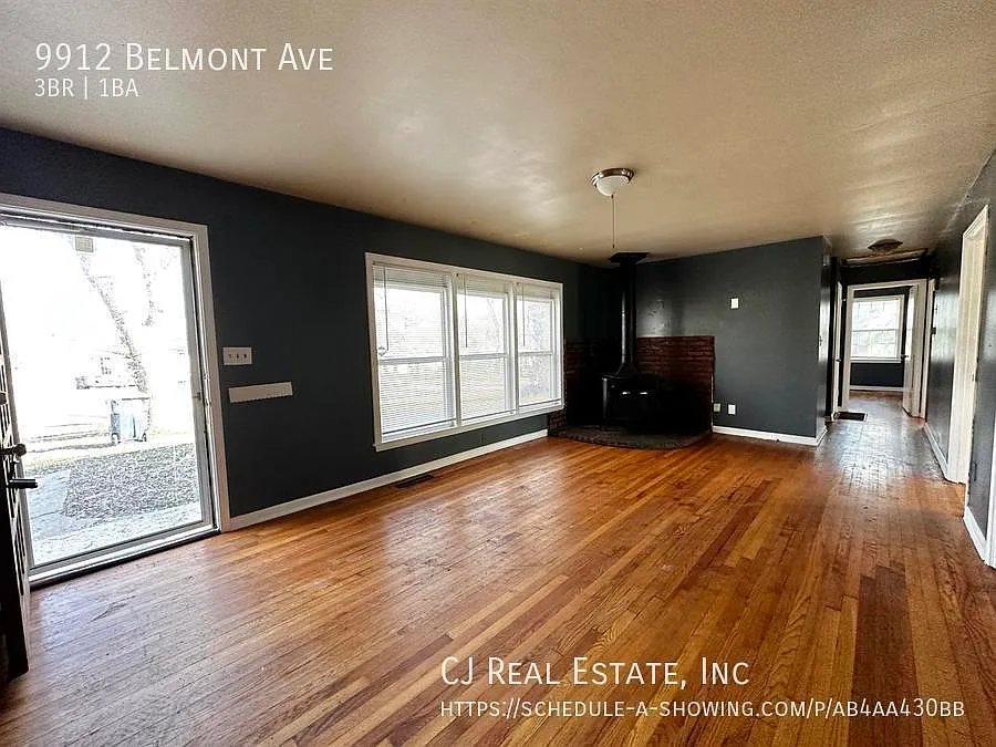 3 bed, $1,350 — Photo 2
