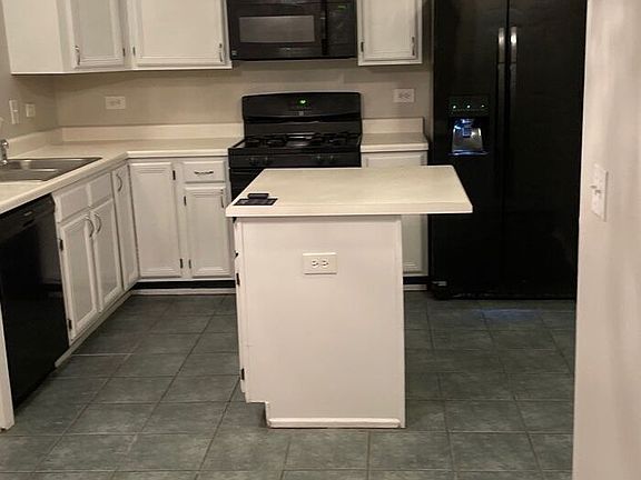 3rd image of 14 Dogwood Ct