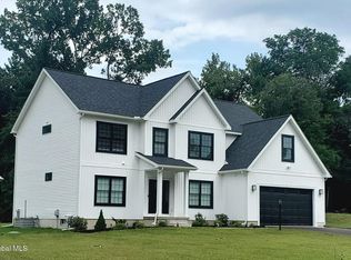 619 Kinns Road, Clifton Park, NY 12065