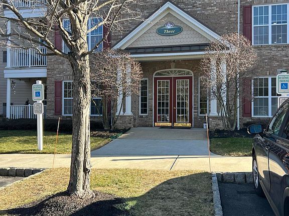 2nd image of 315 Sophee Ln