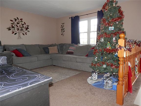 2nd image of 6 Cree Dr