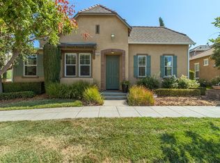 1735 N Leonard Ave, Clovis, CA