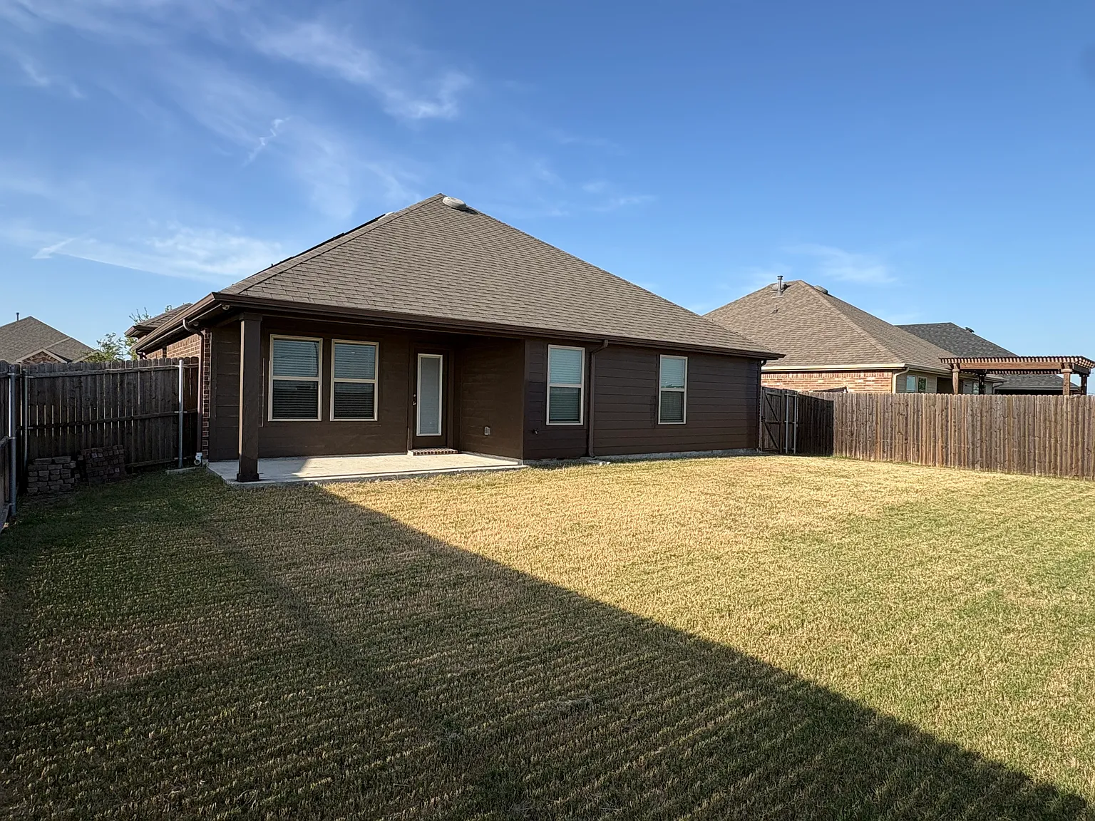 3 bed, 1536 sqft, $2,000 — Photo 2