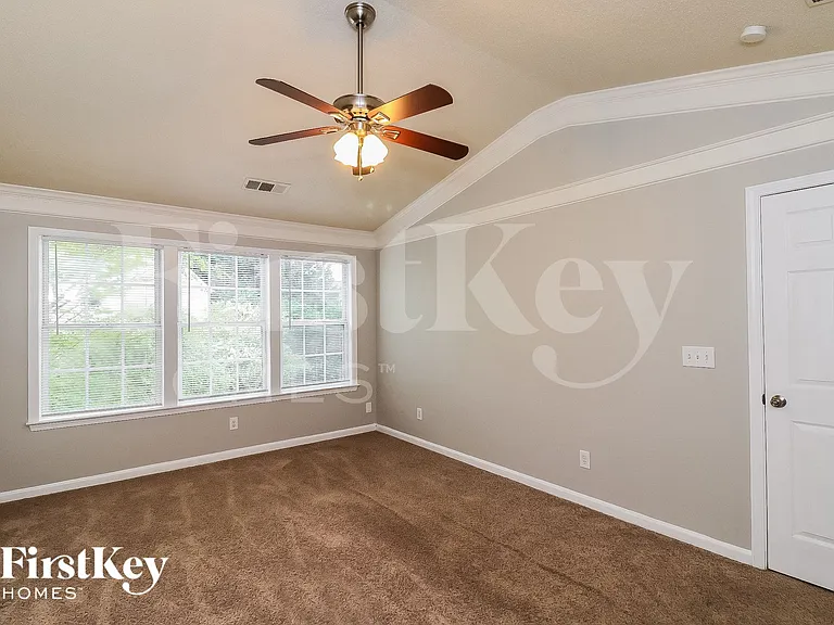 1658 Heyford Cir NW — Photo 10