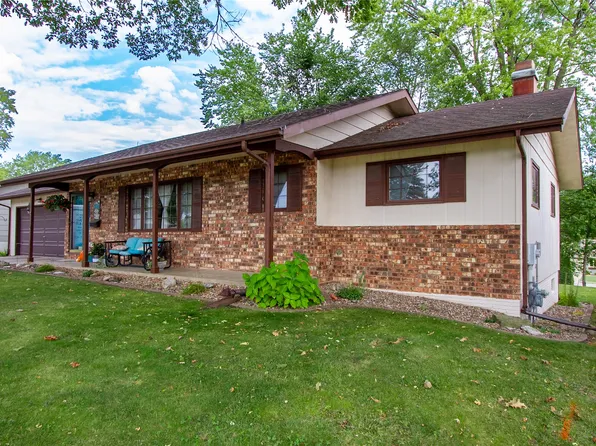 506 Monroe St, Pella, IA 50219