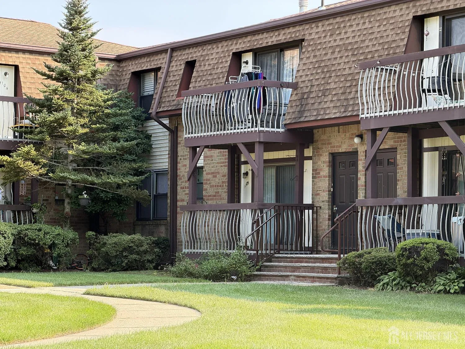 2 bed, 1.5 bath, 1077 sqft, $2,500 — Photo 1