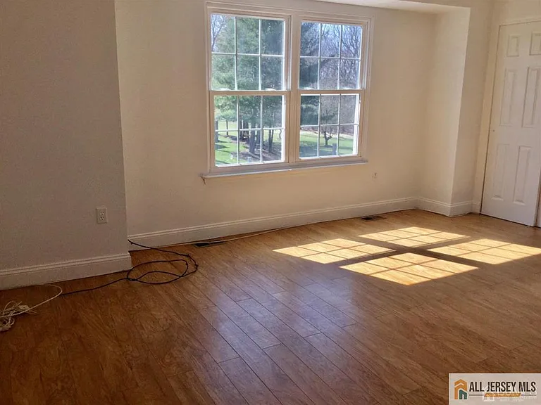 682 Darlington Dr — Photo 11