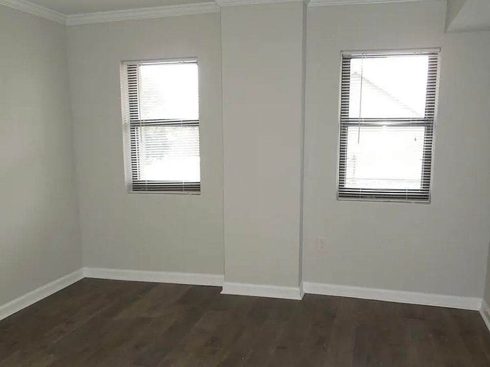 1st image of 795 Hammond Dr APT 213