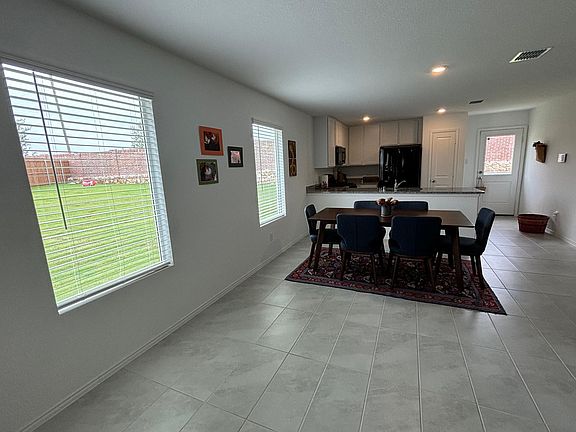5th image of 3724 Bluebird Ln