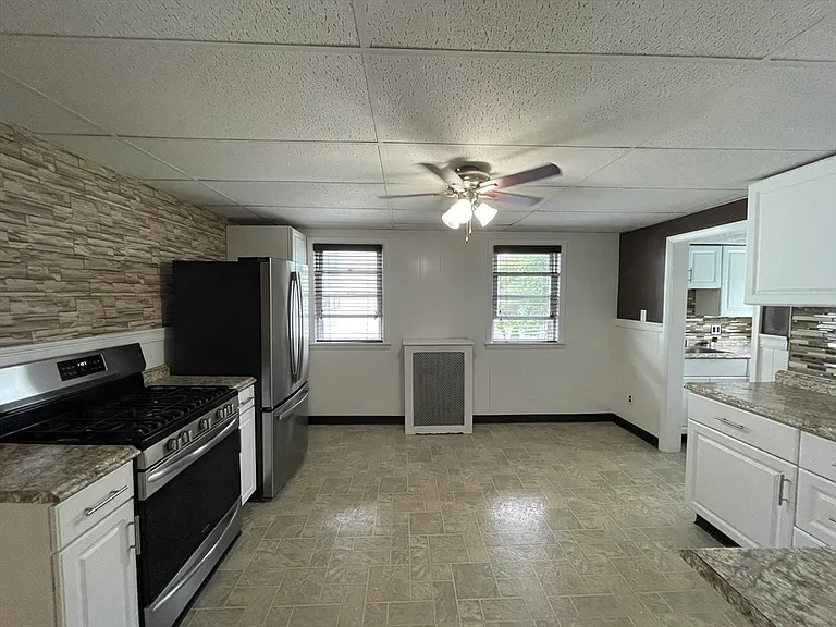 25 Hanover St #2 — Photo 3