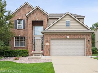 2624 Trillium Hills Dr, Commerce Township, MI 48382