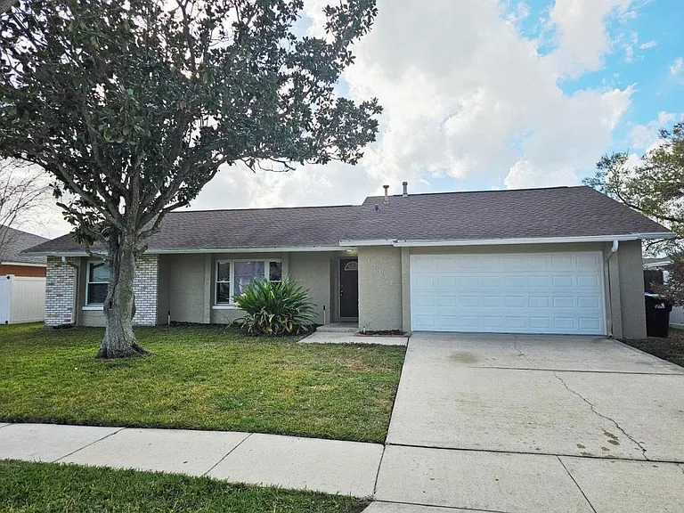 12112 Rotuma St — Photo 2