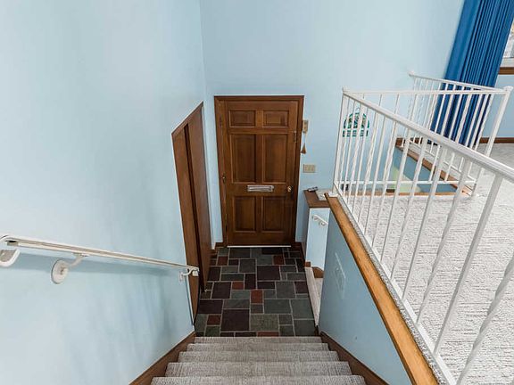 3rd image of 952 Amberly Pl