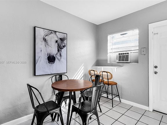 5th image of 105 SW 5th Ct Unit 3