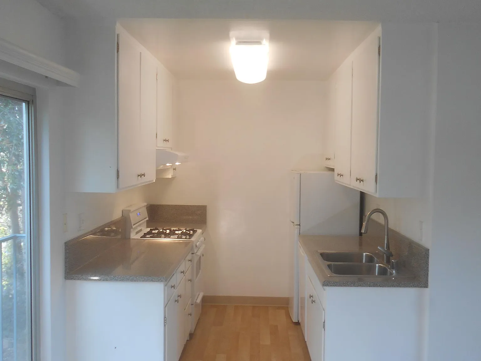 325 Bay Street, Santa Monica, Ca. 90405 — Photo 2