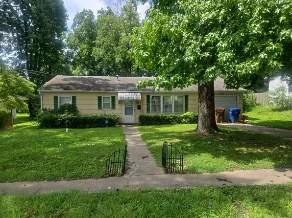 305 David St, Elsberry, MO 63343