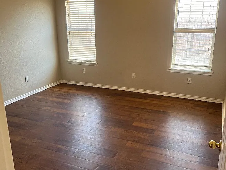 410 Justice Ave — Photo 11