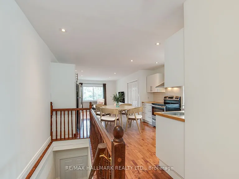 2066 Gerrard St E #UPPER — Photo 1