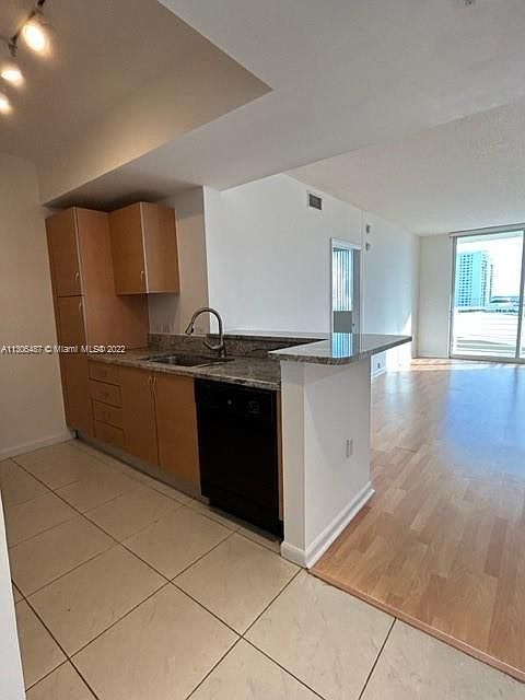 1st image of 18800 NE 29th Ave APT 717