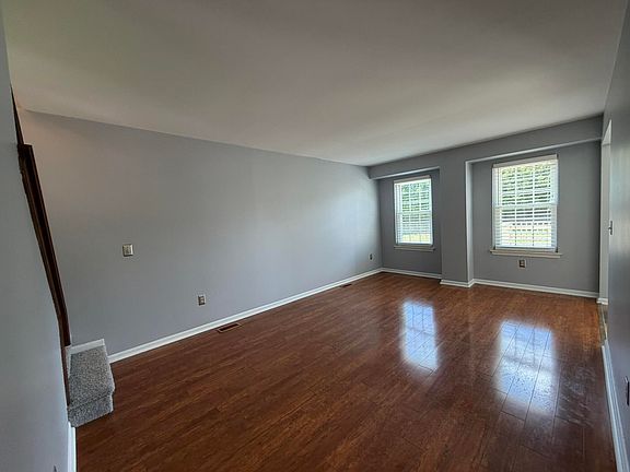 4th image of 7471 N Kingston Ct