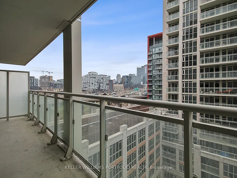 35 Bastion St #1120 — Photo 22