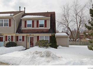 5 Autumn Leaf Ct, Montgomery, NY 12549