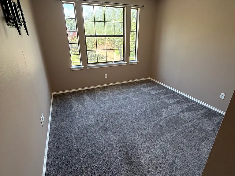 303 Hopewell St — Photo 6