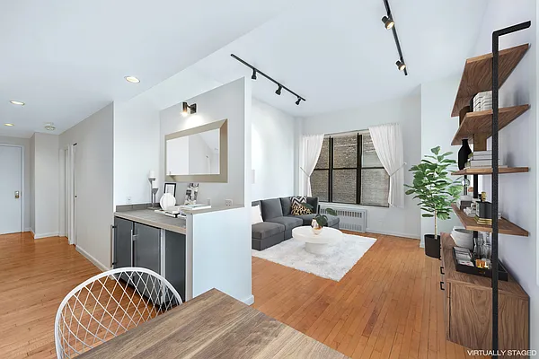 Rented by Compass | media 9