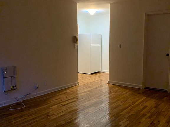 2nd image of 14 Stoner Ave APT 2K