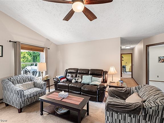 3rd image of 4164 Berkeley Dr