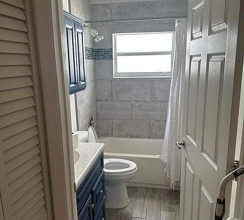 5th image of 1042 NW 6th Ave