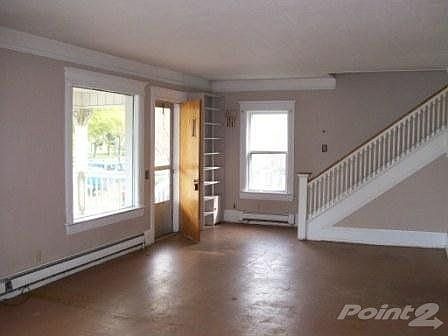 3rd image of 323 Washington St