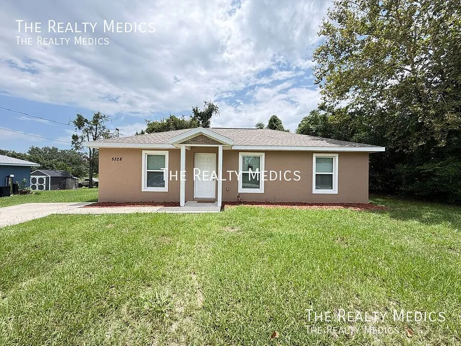 5328 NW 2nd Pl
