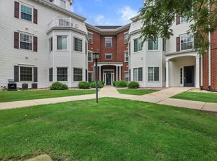 18 Kings Mill Cir UNIT 206, Madison, WI 53718