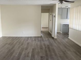 15434 Rayen St #120, North Hills, CA 91343