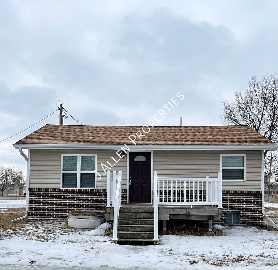 3 Bedroom, newly updated House — Photo 2
