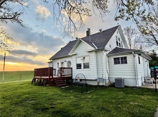 8877 Wellington St, Richmond, MO 64085