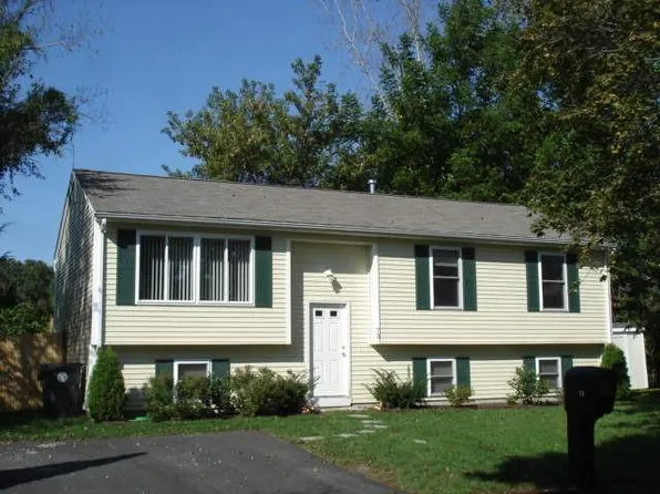 73 Palm Blvd, Warwick, RI 02888