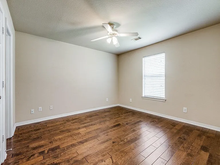 416 Scott Ln — Photo 7