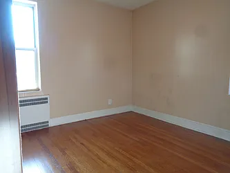 Rented by Zikos Realty Services