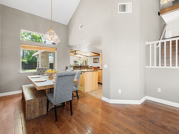 5th image of 443 Melissa Ct