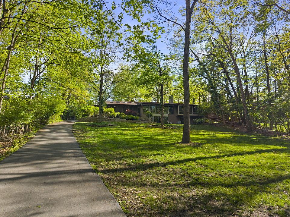 1st image of 2391 Donna Dr