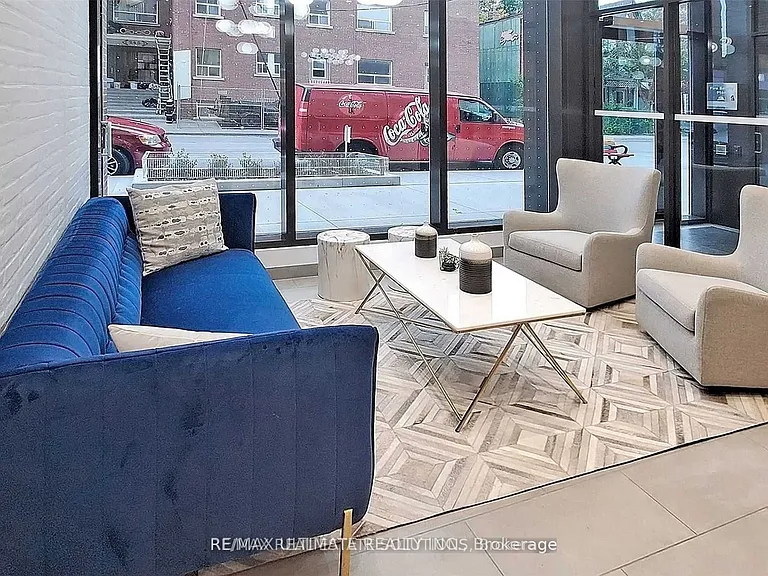 246 Logan Ave #425 — Photo 11