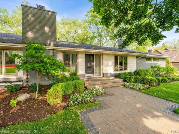 3365 Bloomcrest Dr, Bloomfield Hills, MI 48304