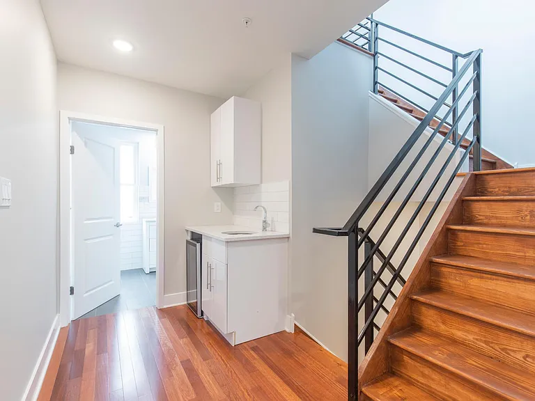 1422 Ogden St #2 — Photo 8